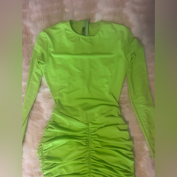 Alex Perry Neon Green Ruched Long Sleeve Dress - Picture 6 of 14